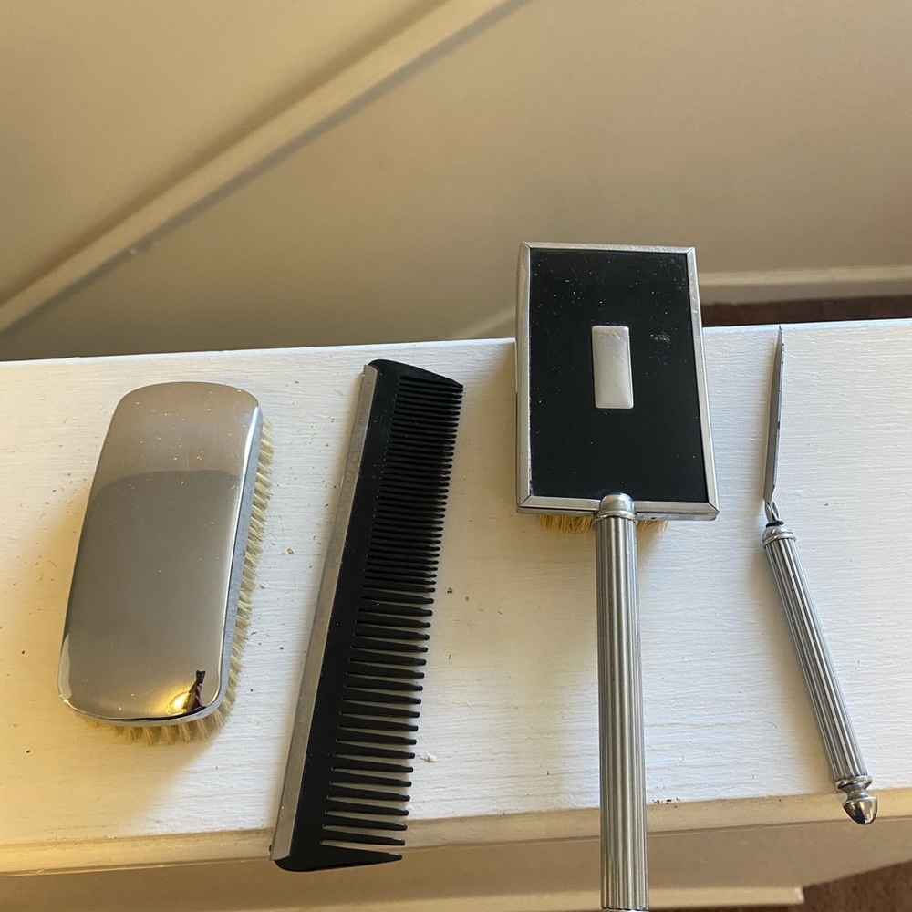 2 FOR $20 Vintage Vanity Set 2 Brushes, Comb, Nail File Silver VTG Victorian - Picture 2 of 5